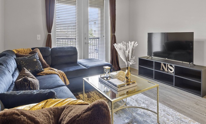 George Bush Park/Eldridge Apartment | The Chocolate Room on Briar