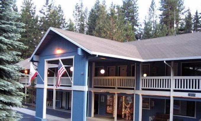 Mi-Wuk Village Hotel | The Christmas Tree Inn