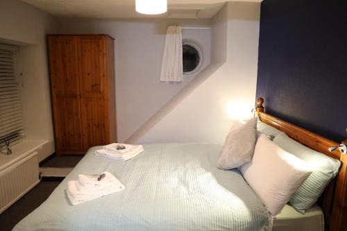 Kerridge Hotel | The Church House Inn