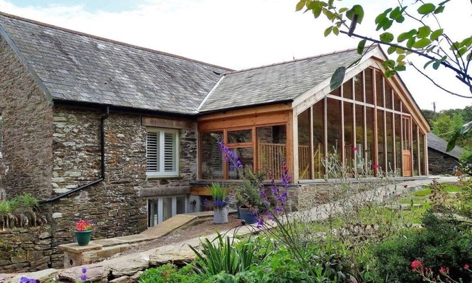 Wembury Cottage | THE CIDER BARN AT HOME FARM, pet friendly in Down Thomas