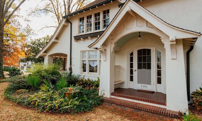 Greensboro Apartment | The Cinderella House