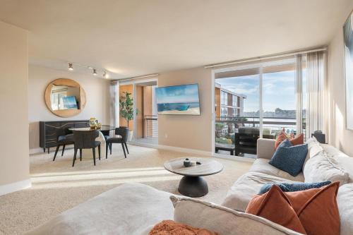Marina del Rey Apartment | The Citrine Suite - Water View Large Condo 2BR Marina