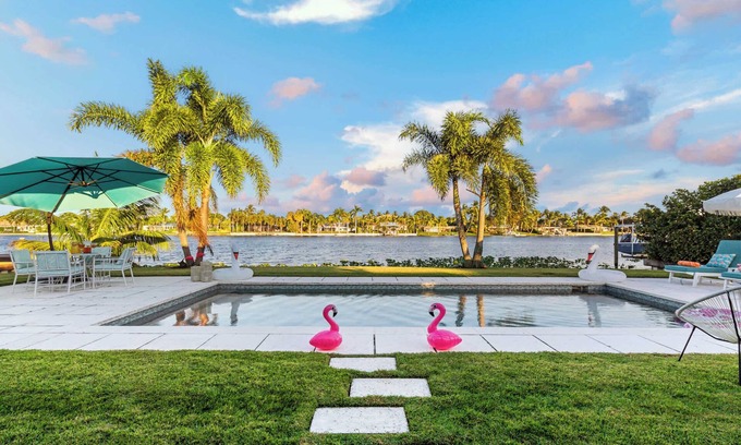 Lake Clarke Shores Villa | The Clarke Collection-Villa Flamingo - Waterfront