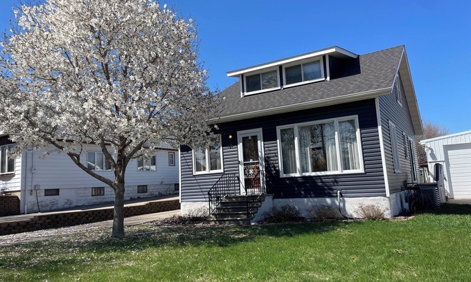 Clarks Grove House | The Clarks Grove Cooperative