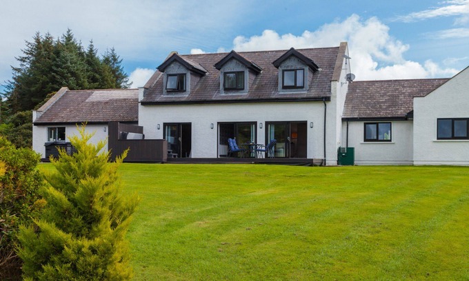 Mount Murray House | The Clays - a holiday cottage that sleeps 4 guests in 2 bedrooms