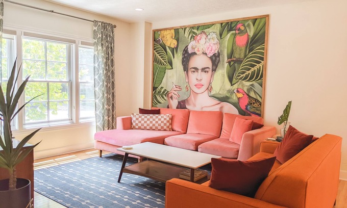Detroit - Shoreway House | The Cleveland House - A Colorful Retreat Near Lake & Stadiums