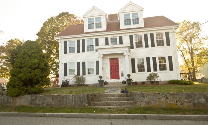 Fall River Apartment | The Clipper - 1747 Historic Isaac Pierce House 1st Floor