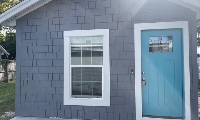 Fairview Shores House | THE CLOUD 9 SUITE