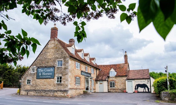 Cuddesdon Hotel | The Coach and Horses