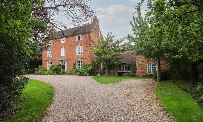 Northway Cottage | THE COACH HOUSE APARTMENT, romantic, with a garden in Bredon