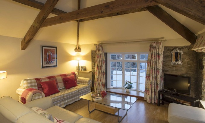 Beaumaris Cottage | THE COACH HOUSE - BEAUMARIS, family friendly in Beaumaris