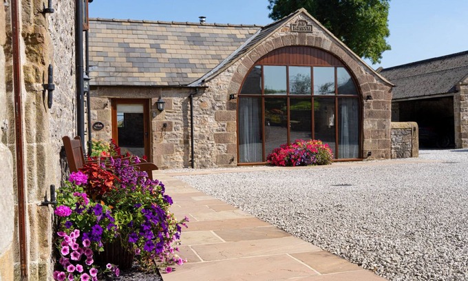 Newton Grange Cottage | The Coach House -Cottage for two in the Peak District, access to High Peak Trail