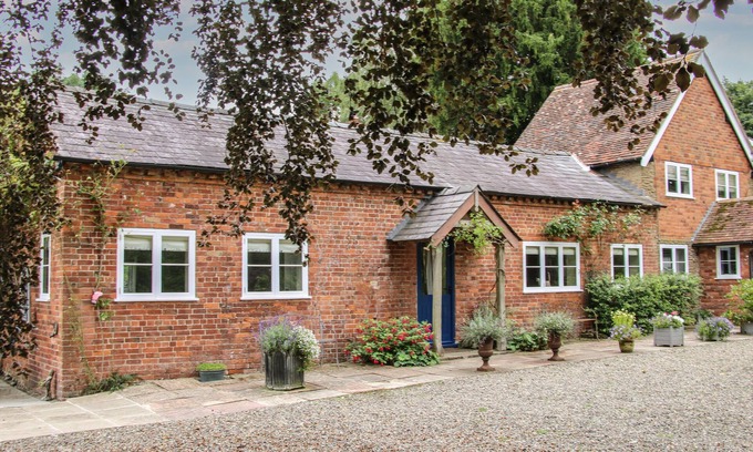 Ludwel Cottage | THE COACH HOUSE, family friendly, character holiday cottage in Ludlow