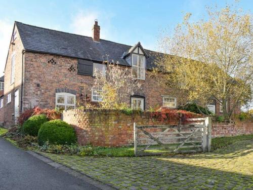 Malpas House | The Coach House