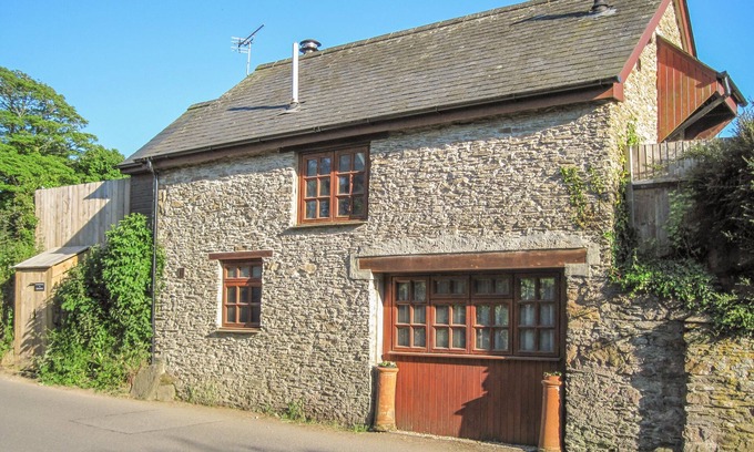 Burgh Island Cottage | THE COACH HOUSE, pet friendly, with open fire in Kingston
