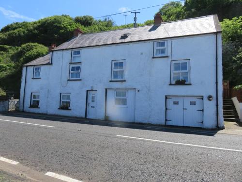 Glenariff Apartment | The Coach House Self Catering Apartments