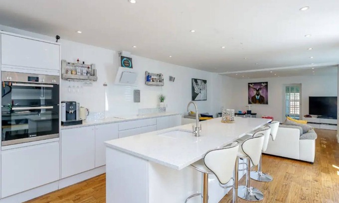 Northampton House | The Coach House - Stunning. Contemporary. Close to all wedding venues.