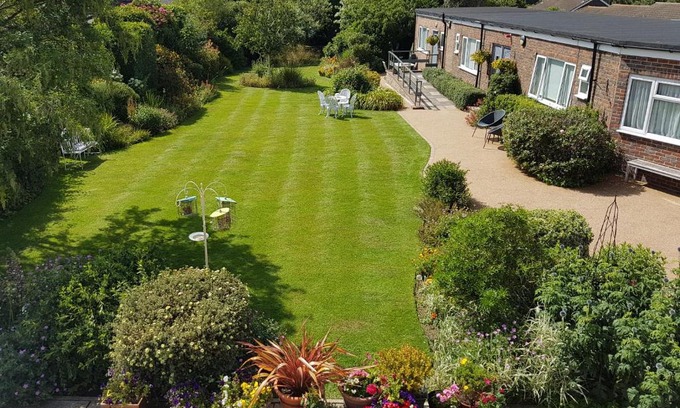 Selsey Bed & Breakfast | The Coast Yard B & B and Garden Chalets
