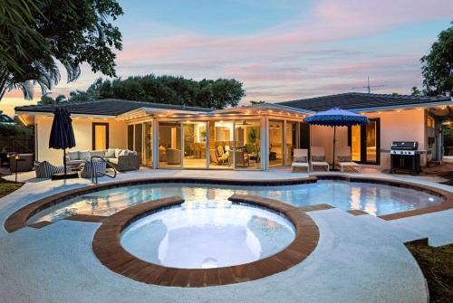 Palm Beach Shores House | The Coastal Duo Escape