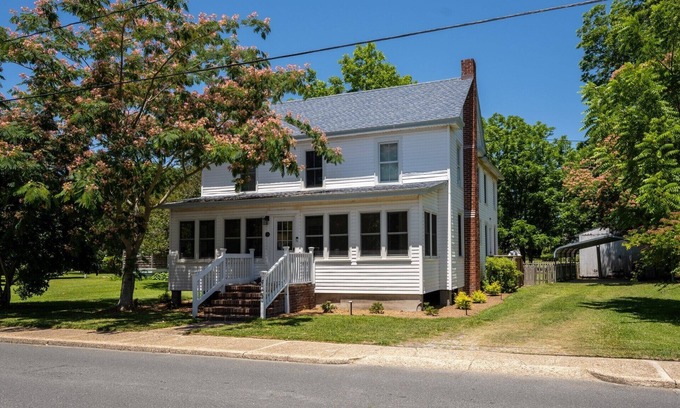 Historic Downtown Manteo House | "The Coastal Gem" - Historic Manteo
