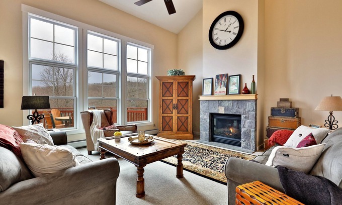 Central Vermont- Killington House | The Cocoa Command Center at Top Ridge: 4BR/4BA Ski In/Ski Out
