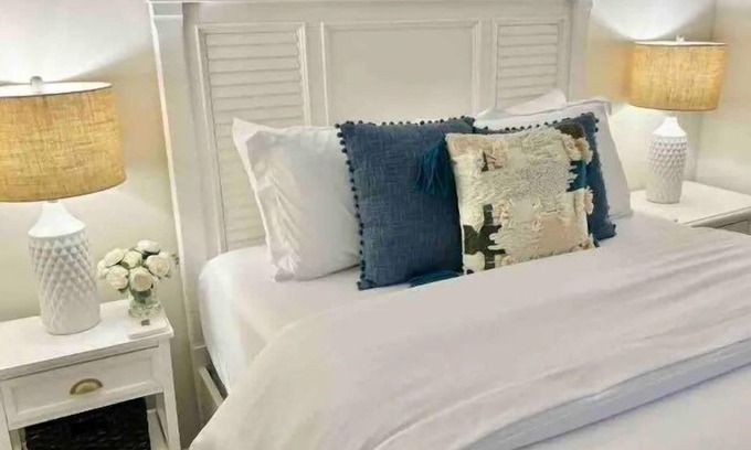 Oxford Condo | The Colonel's Cottage, 2BR by Velvet Ditch Villas