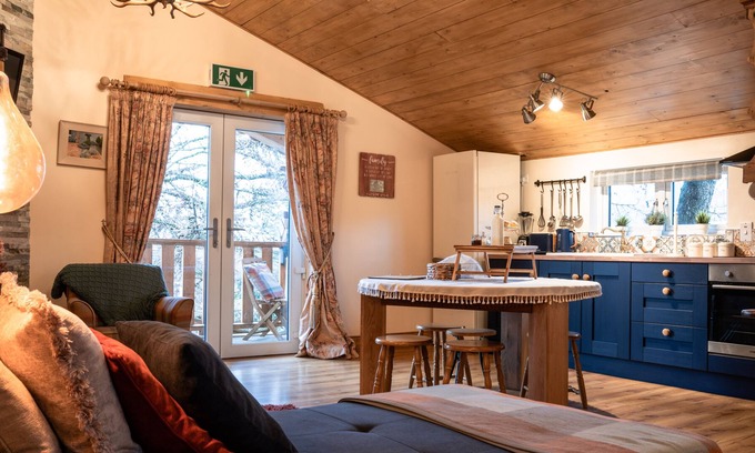 Mullaghbawn Apartment | The Colorado Cabin with balcony