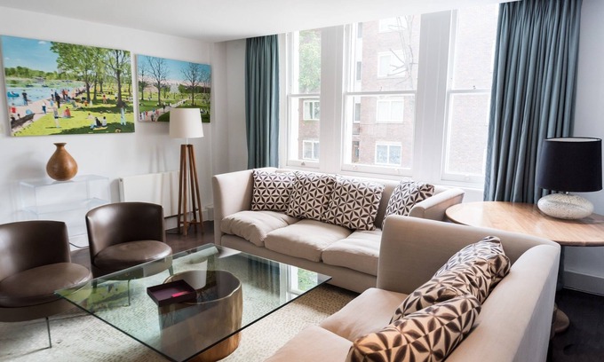 Bayswater House | The Colouring Book TLB-02