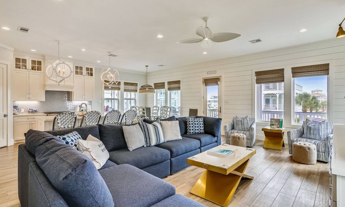 Beachside Village House | The Conch Castle | Hot Tub, Beach + Gulf Views!
