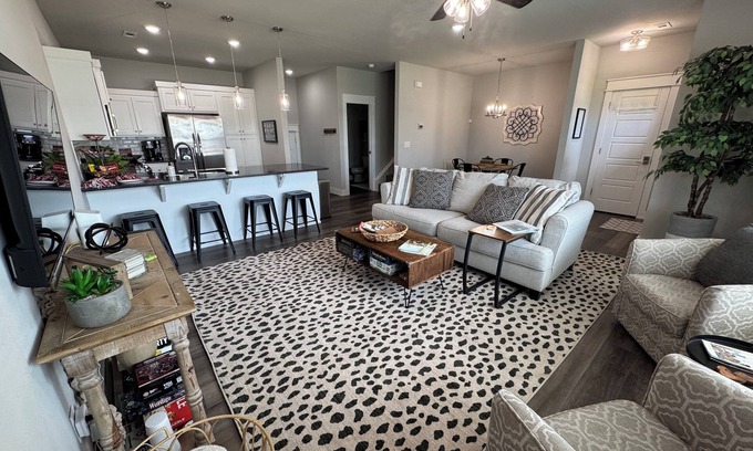 Fayetteville House | The Copia on Moore-Spacious townhome just 3 miles to U of A, located off of I-49