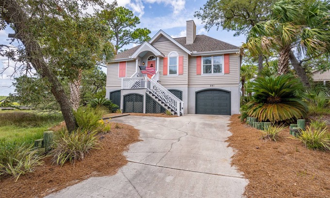 Saint Helena Island Cottage | The Coral Pelican - 1 Block to Sand and Ocean!