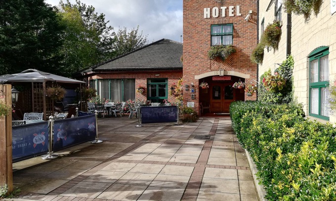 Leeds Hotel | The Corn Mill Lodge Hotel