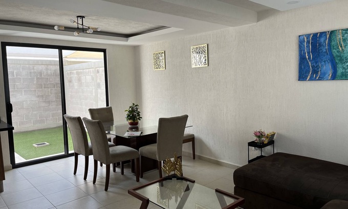Queretaro House | the corner house