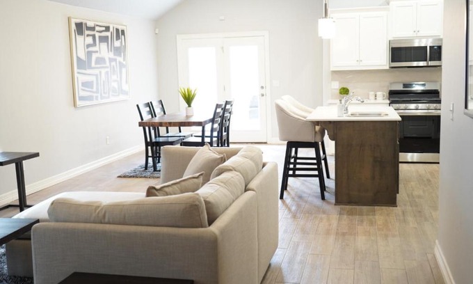 Wheatland House | The Cosmopolitan Modern, Cozy, New 3bedroom Home