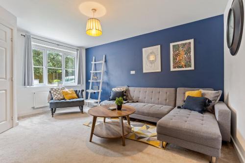 Leamington Spa House | The Cosy House with Free Parking, Garden and Smart TV with Netflix by Yoko Property - Perfect for Contractors, Groups & Relocation