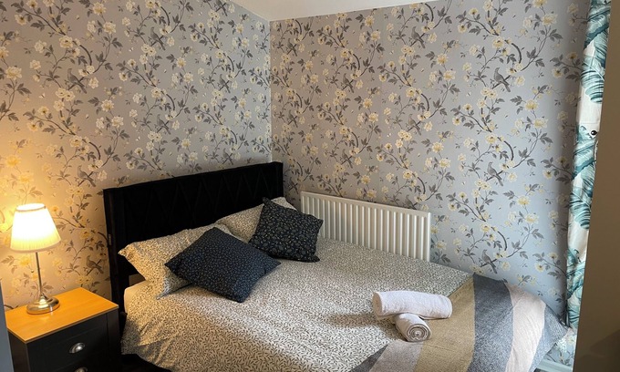 Tollington Apartment | The Cosy Nook Studio #5