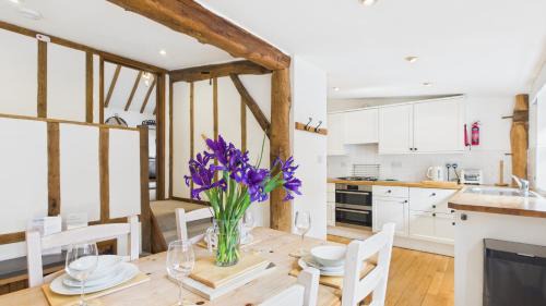 Ryde House | The Cote is a stunning rural barn beach 3 miles