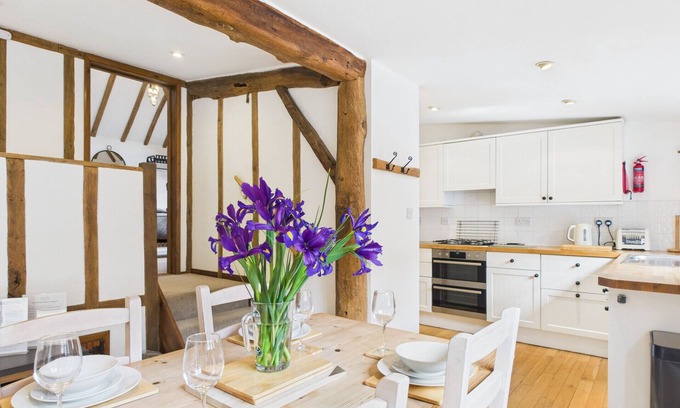 Ryde Cottage | The Cote, Little Upton Farm