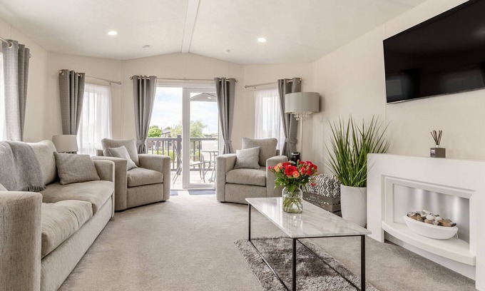 Evesham Cottage | The Cotswold Holiday Lodge