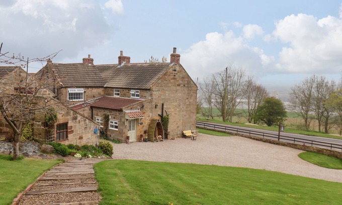Easington Cottage | THE COTTAGE, pet friendly, character holiday cottage in Staithes