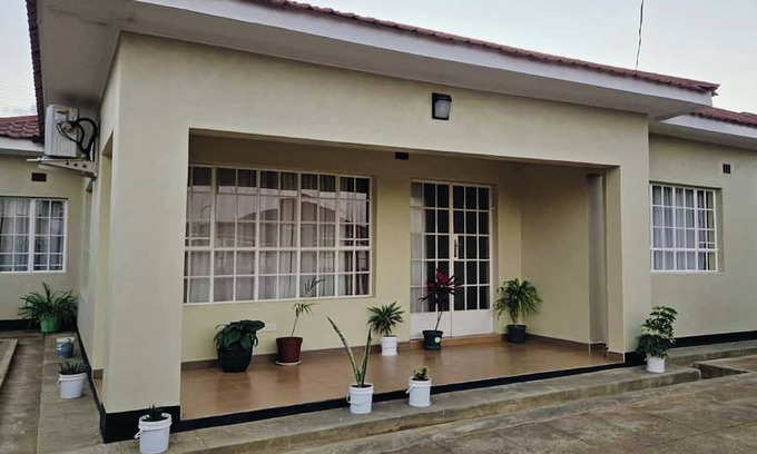 Lilongwe House | The Cottage: 3 bedrooms. Rest & Peace Assured