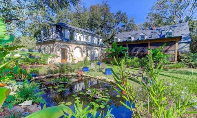 West Ashley House | The Cottage at DuPont. Privacy and Space in a Park-like Setting.