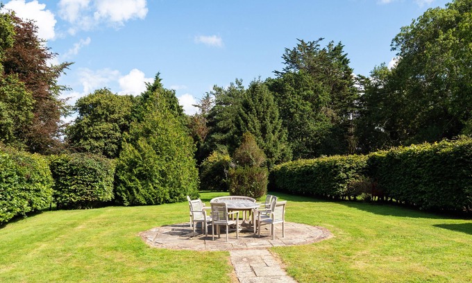 Upper Dicker House | The Cottage at Gildridge + Private Hot tub