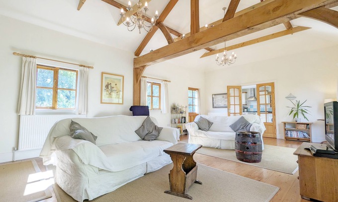 North Stoke Cottage | The Cottage at Hale Hill Farm - a cottage that sleeps 5 guests in 2 bedrooms