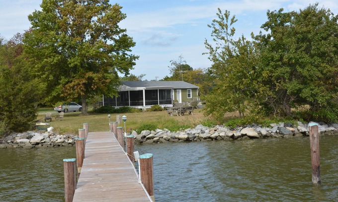 Cambridge Cottage | The Cottage at Heron Cove is a Cozy waterfront cottage on a Secluded Peninsula