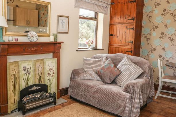 High Peak Cottage | The Cottage at Moseley House Farm