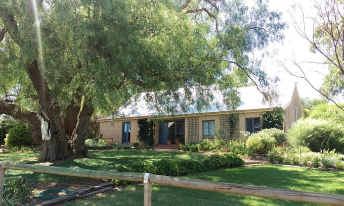 Lyndoch House | The Cottage at Riverside Farm