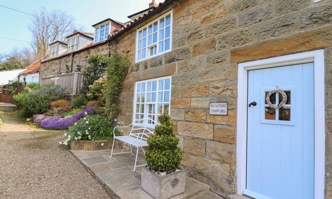Sandsend Cottage | THE COTTAGE, character holiday cottage, with a garden in Sandsend