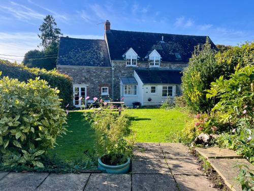Llanvair Kilgeddin House | The Cottage