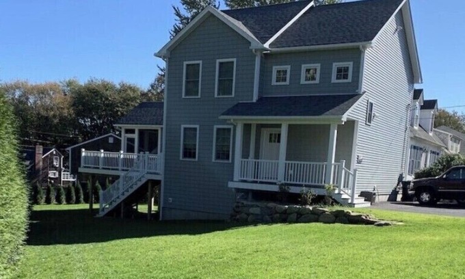 Bonnet Shores House | The Cottage in Bonnet Shores Private Beach Community